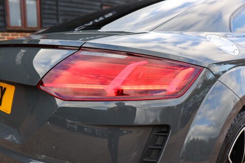 Audi TT 2.0 TFSI S LINE S-TRONIC 36