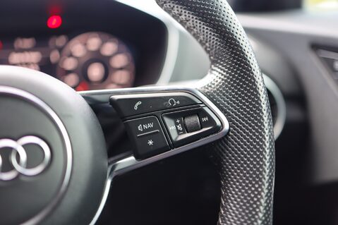 Audi TT 2.0 TFSI S LINE S-TRONIC 13