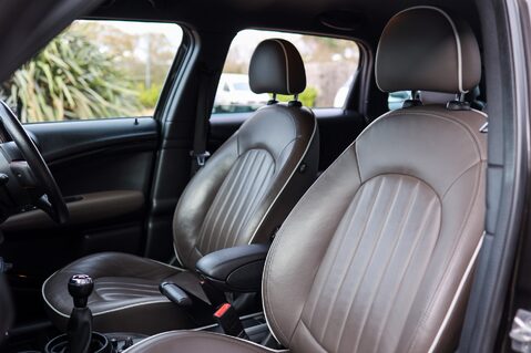 Mini Countryman JOHN COOPER WORKS 28