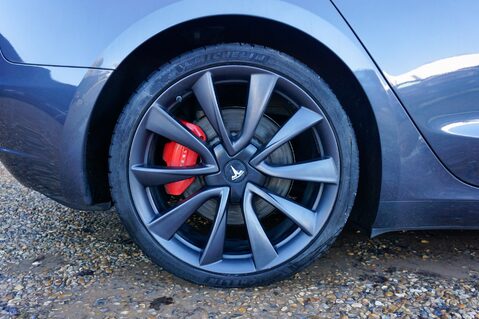 Tesla Model 3 PERFORMANCE AWD 11