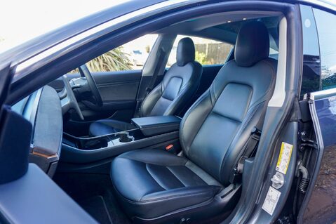 Tesla Model 3 PERFORMANCE AWD 18