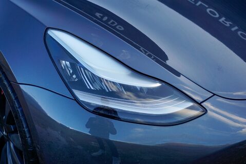 Tesla Model 3 PERFORMANCE AWD 27