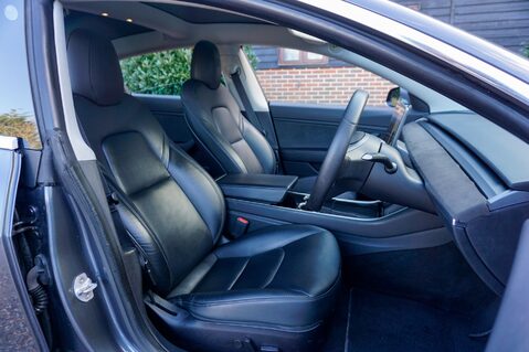 Tesla Model 3 PERFORMANCE AWD 3