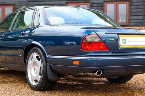 Jaguar XJR -6 4.0 SUPERCHARGED 57