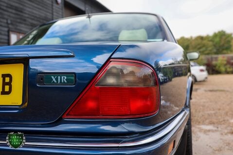 Jaguar XJR -6 4.0 SUPERCHARGED 36