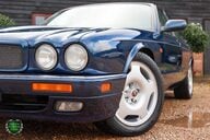 Jaguar XJR -6 4.0 SUPERCHARGED 52