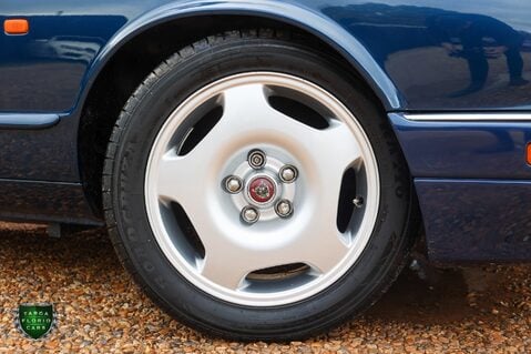 Jaguar XJR -6 4.0 SUPERCHARGED 41