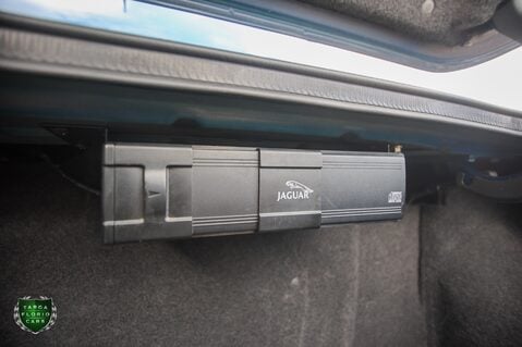 Jaguar XJR -6 4.0 SUPERCHARGED 23