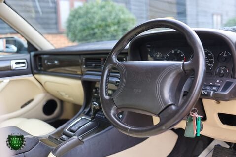 Jaguar XJR -6 4.0 SUPERCHARGED 16