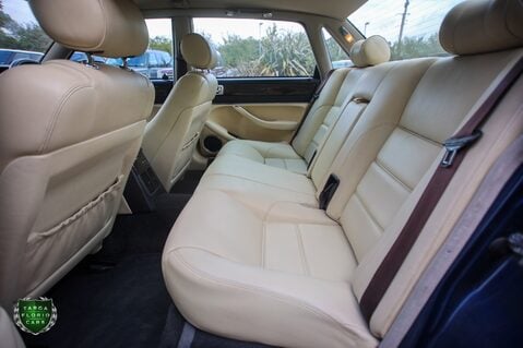 Jaguar XJR -6 4.0 SUPERCHARGED 33