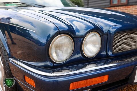 Jaguar XJR -6 4.0 SUPERCHARGED 35