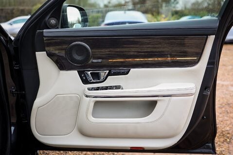 Jaguar XJ L 5.0 V8 V8 SUPERSPORT AUTO 22