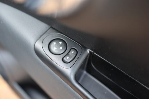 Abarth 695 1.4 75TH ANNIVERSARIO MANUAL 23