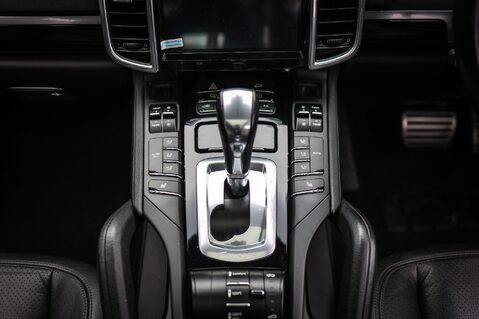 Porsche Cayenne S 3.0 E-HYBRID TIPTRONIC 12