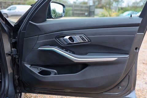 BMW 3 Series 330E 2.0 MSPORT PHEV AUTO 25