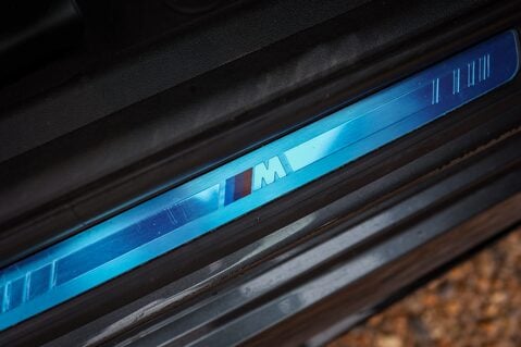 BMW 3 Series 330E 2.0 MSPORT PHEV AUTO 31