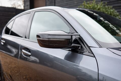 BMW 3 Series 330E 2.0 MSPORT PHEV AUTO 29