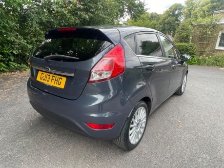 Ford Fiesta TITANIUM 7