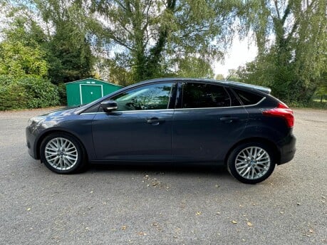 Ford Focus ZETEC 8