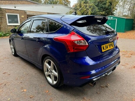 Ford Focus ZETEC S S/S 8