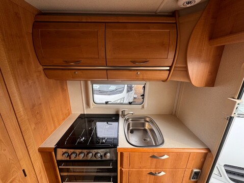 Auto-Trail Tracker SE 17