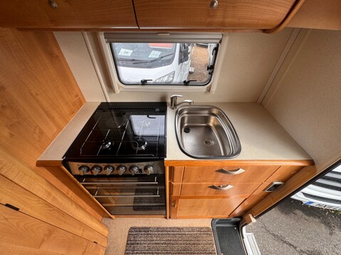 Auto-Trail Tracker SE 19