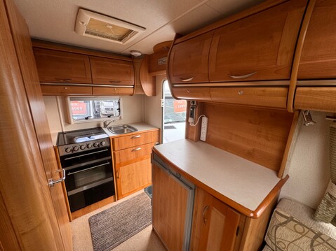 Auto-Trail Tracker SE 12