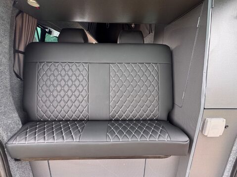 Volkswagen Transporter 9
