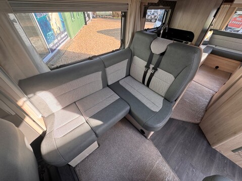 Auto-Trail F72 11