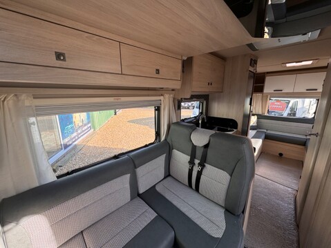 Auto-Trail F72 12