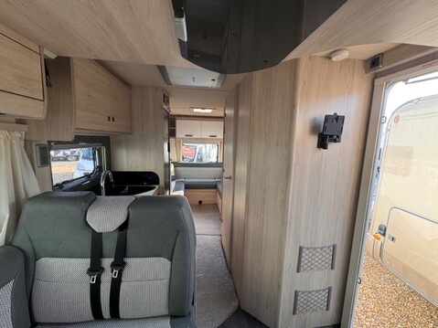 Auto-Trail F72 14