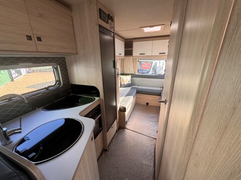 Auto-Trail F72 19