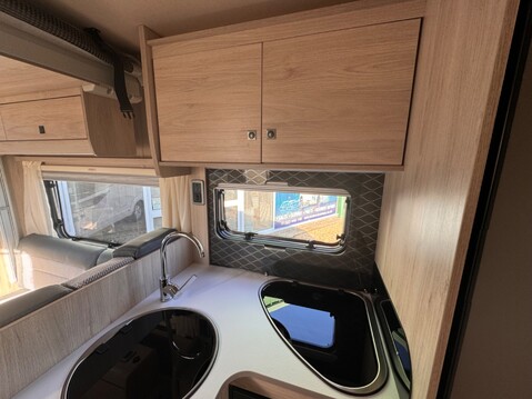 Auto-Trail F72 23