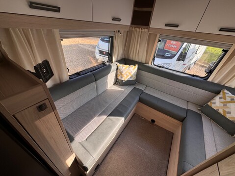 Auto-Trail F72 28