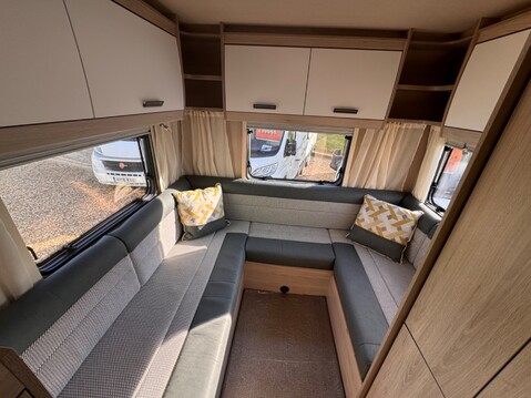 Auto-Trail F72 31