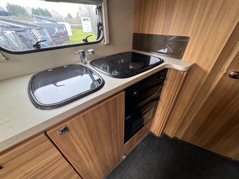 Elddis Majestic 175 13