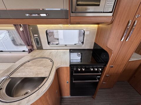 Auto-Trail Tracker EB 26