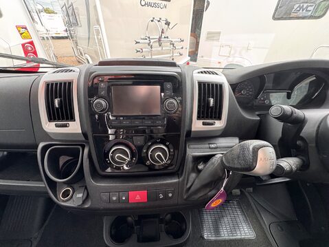 Auto-Trail Tracker EB 49