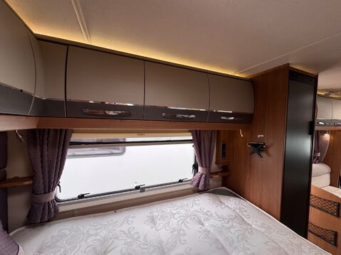 Auto-Trail Tracker EB 47