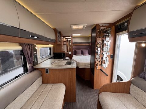 Auto-Trail Tracker EB 14
