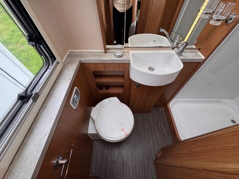 Auto-Trail Tracker EB 34
