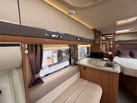 Auto-Trail Tracker EB 11