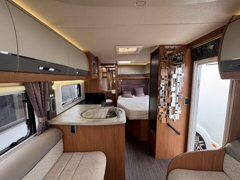 Auto-Trail Tracker EB 9
