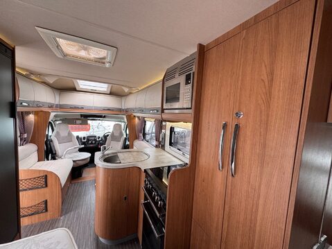 Auto-Trail Tracker EB 45