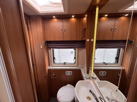 Auto-Trail Tracker EB 41