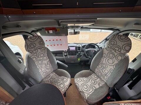 Auto-Trail Navajo 37