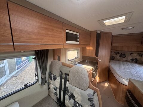 Swift Escape 664 11