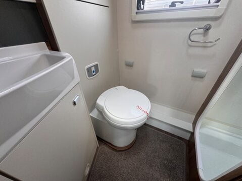 Swift Escape 604 30