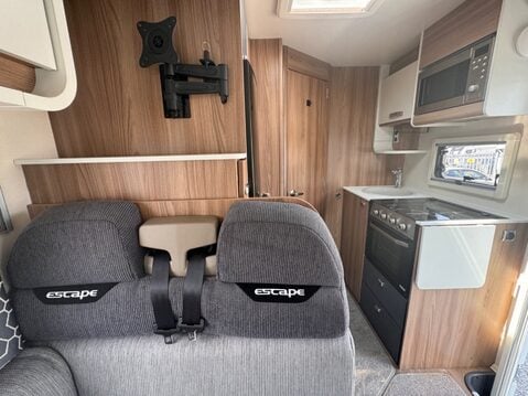 Swift Escape 604 12