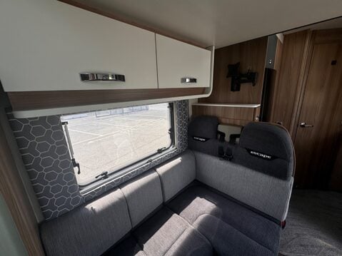 Swift Escape 604 10